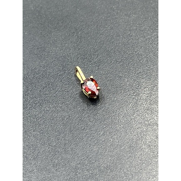 Estate 10k Yellow Solid Gold Pear Teardrop Shape Dark Red Garnet January Pendant - Picture 4 of 11
